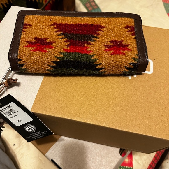 *NWT* Angel Ranch Aztec Blanket woolen wallet - Picture 3 of 6